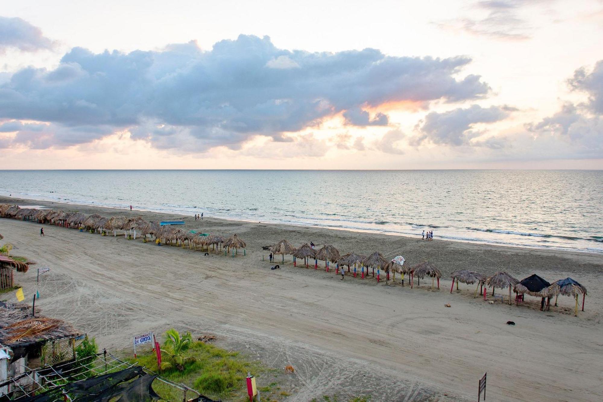 Amazing Beach House 13Br W/Pool & Staff Cartagena Eksteriør bilde